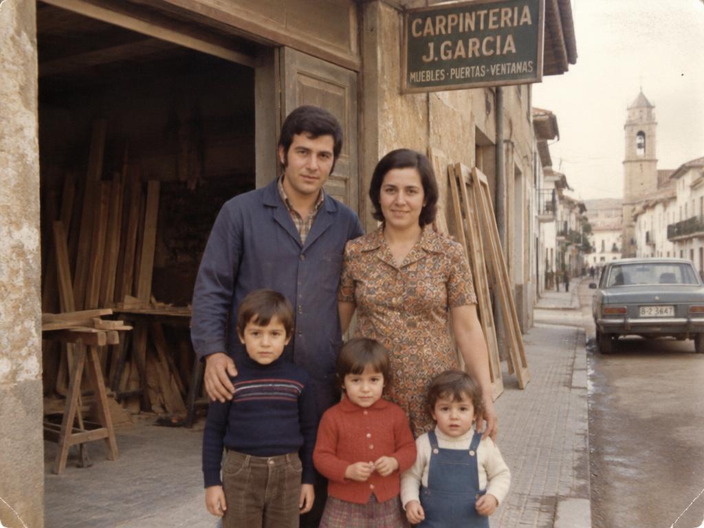 La familia ante el taller, años setenta